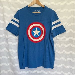 Marvel Captain America Graphic T-shirt L